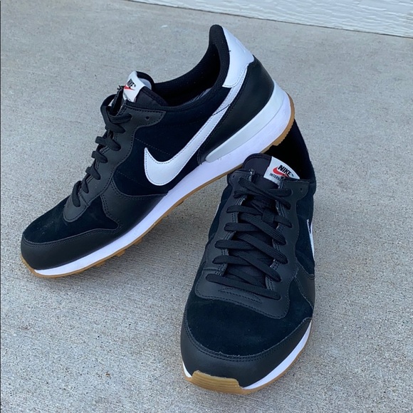 nike internationalist men black